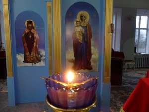Благодатный огонь в Благовещенской церкви сарапульского женского монастыря