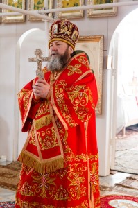 Епископ Викторин в пасхальном облачении