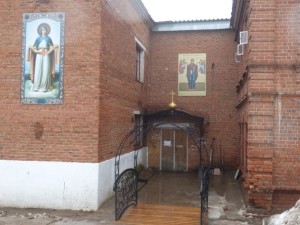 Освящение купола и креста в Сарапульский благовещениский монастырь иерей Валерий Лысов 260316 (6)